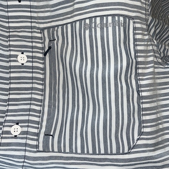 COLUMBIA SHORT SLEEVE BUTTON DOWN - Picture 6 of 6